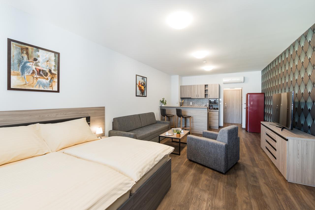 Barok Hotel And Apartments Bratislava Eksteriør bilde